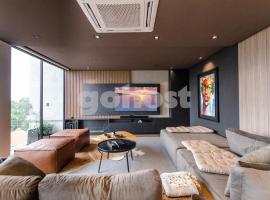 Exclusive And Luxurious Penthouse In Herrera，位于亚松森西尔维奥·佩蒂罗西国际机场 - ASU附近的酒店