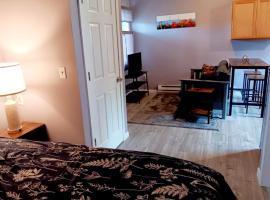 3-Min Walk Ferry, Free Wi-Fi,Free Spacious Parking，位于圣伊尼亚斯的酒店