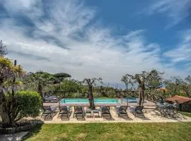 Villa Aragona Historic Villa with Views and Guest services