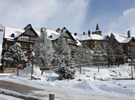 Baqueira Apartamentos Cota 1700 a pie de pistas，位于巴奎伊拉-贝莱特的Spa酒店