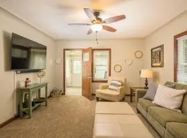 -5 Star Suite Spot - Sleeps 7 3 BR Full Remodel