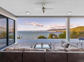 'Whitsunday Escape' - Expansive Coral Sea Views and Private Infinity Pool，位于坎农代尔的酒店