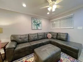 2 bedroom private apt & laundry