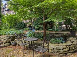 Enjoy Boston Private Patio On Montgomery Park，位于波士顿的酒店