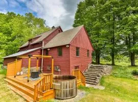 Private Woodland Retreat with Cedar Hot Tub & Mt View