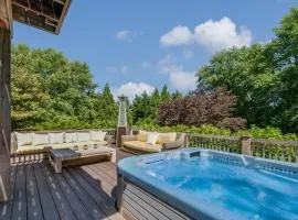 4BR 3BA Hot Tub Media room Weekly rates