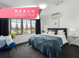 Sapphire by the Sea - Beach Family Modern，位于Grange的酒店
