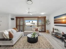 3-Bed Haven with Balcony and BBQ, 5-Min to Beach