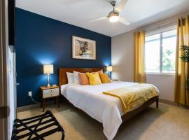 3 Miles to Disney Heated Pool CnvntnCtr Jacuzzi，位于福乐顿市的酒店