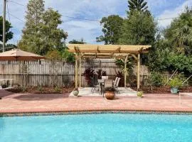 Pool home - new, spacious, central and close to beach