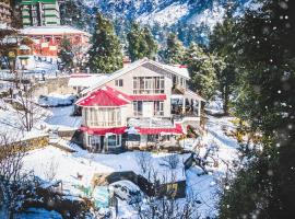 The ForestBound Cottage，位于马拉里的酒店