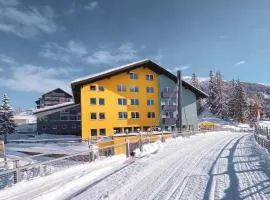 Basekamp Mountain Budget Hotel