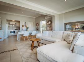 Palms Manor on Kingswood Golf Estate，位于乔治的酒店