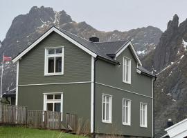 Sjarmerende Villa med sjøutsikt，位于斯沃尔韦尔的酒店