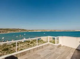 Seaside Escape 2bed With Views! By Homely