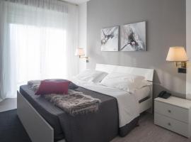 罗埃罗公园酒店，位于Sommariva Perno的酒店