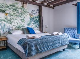 The Originals Boutique, Hôtel Le George , Loches，位于洛什的酒店