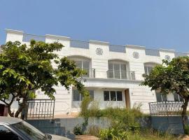 Ocean Breeze 1 BHK Duplex Villa，位于达博利的酒店