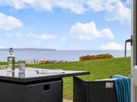 Cozy Brenderup Apartment on the beach，位于Brenderup的酒店