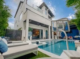 Montrose Lux Pool Villa Houston