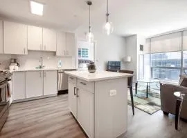 Luxury Apt with Gym & Pool