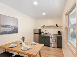 Squam Lake 3 bed plus 3 bath rental (Suite 7)