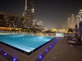 SmartStay at Grande Signature - Burj Khalifa View - 5 min Dubai Mall - Downtown Dubai - Brand New Luxury Apartments