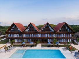 Riverside Hotel Chachalacas，位于查察拉卡斯的带泳池的酒店