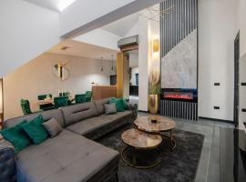 UpArt Home & Spa，位于贾科沃的酒店