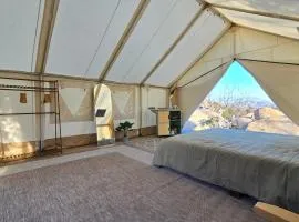 A Cozy Sunrise Glamping Escape with Panoramic View