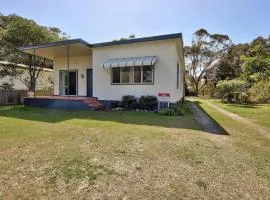 Mullers Cottage at Hat Head - 25 Straight Street
