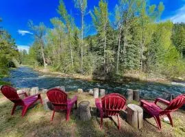 Cozy Log Cabin on the Florida River- Only 15 mins from Downtown Durango