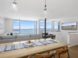 Amazing Views, Stunning Beaches and Beautiful Bushwalks