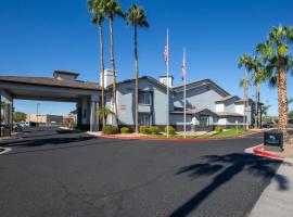 The Hotel Serene Glendale Peoria, Surestay Collection by Best Western，位于格伦代尔的酒店