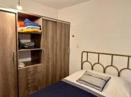 Private Room near AIFA Budget Layover & Wi-Fi