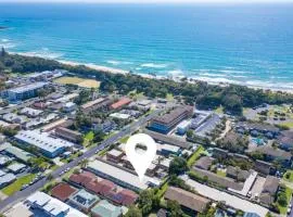 Sunset Palms & Studio - Stylish abode, near beach