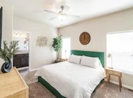 TJ Rancher Home, Wifi, King Beds