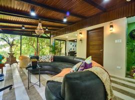 Cuatro Maya by Araw Residences，位于纳苏格布的酒店