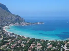 Mondello Luxury Apartment on the Beach