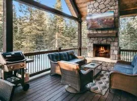 One of a Kind Cabin, Covered Deck, Spa, and Games