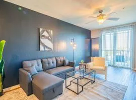 Modern 2BD - ASU - Sloan Pk - WD - Parking - Sleeps 8