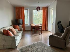 Tilava kolmio aseman vieressä kaksi makuuhuonetta，位于万塔的酒店