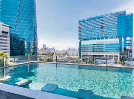 Seekers Finders Rama IV Hotel SureStay Collection by BW，位于曼谷的酒店