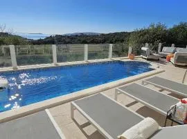 Villa,pool, 300m to beach, private location, seaview