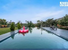 StayVista at Banyan Bliss with Pool, Bonfire & Lawn