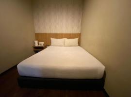OYO 89752 7 DAYS EXPRESS HOTEL，位于峇株巴辖的酒店