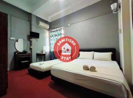 SPOT ON 89994 RZ Gold Hotel，位于Kuala Kerai的酒店