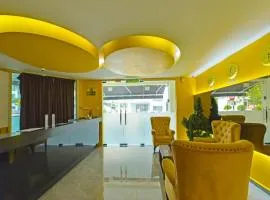 OYO 90484 Bright Hotel