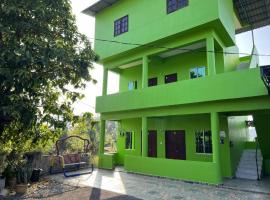 OYO 90462 Padang Besar Green Inn，位于巴东勿刹的酒店