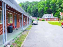 Travelers Inn by OYO Beaver, Hwy 19